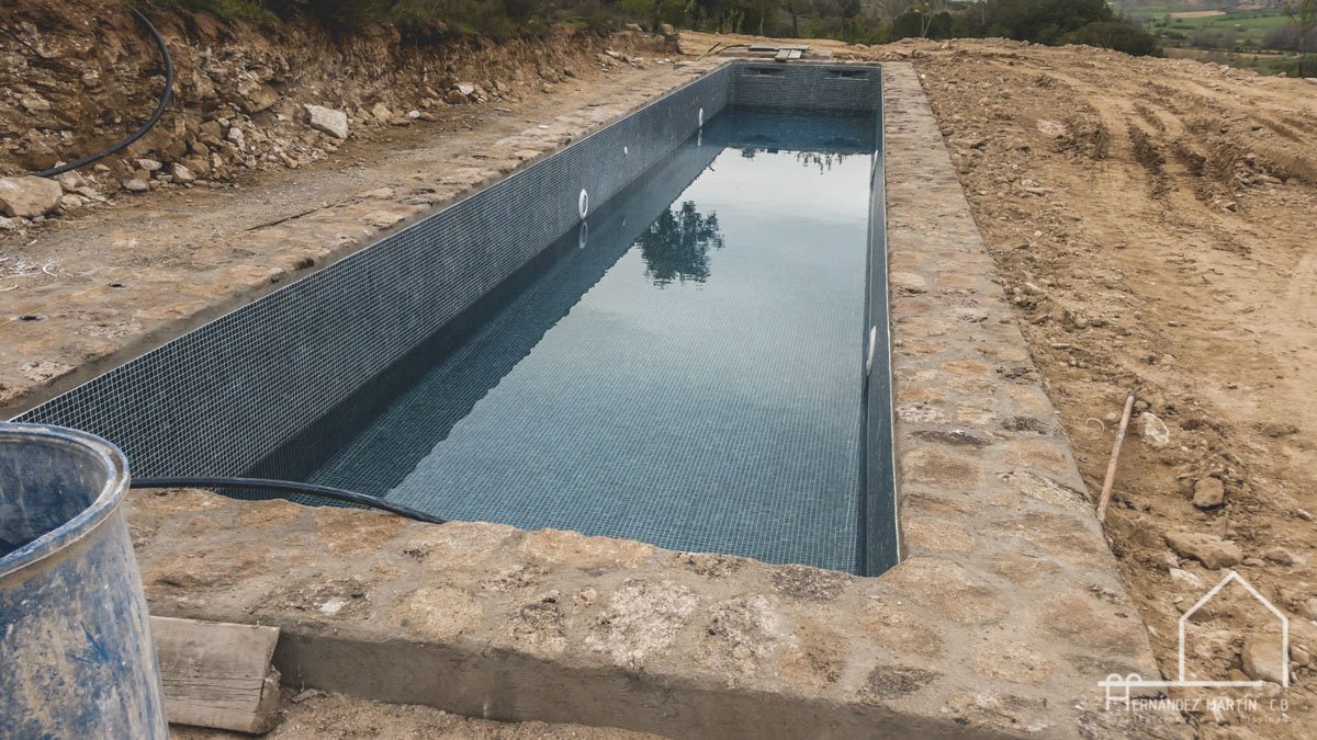 hernandez martin construcciones y piscinas experiencia obra piscina rustica paisaje zamora salamanca valladolid